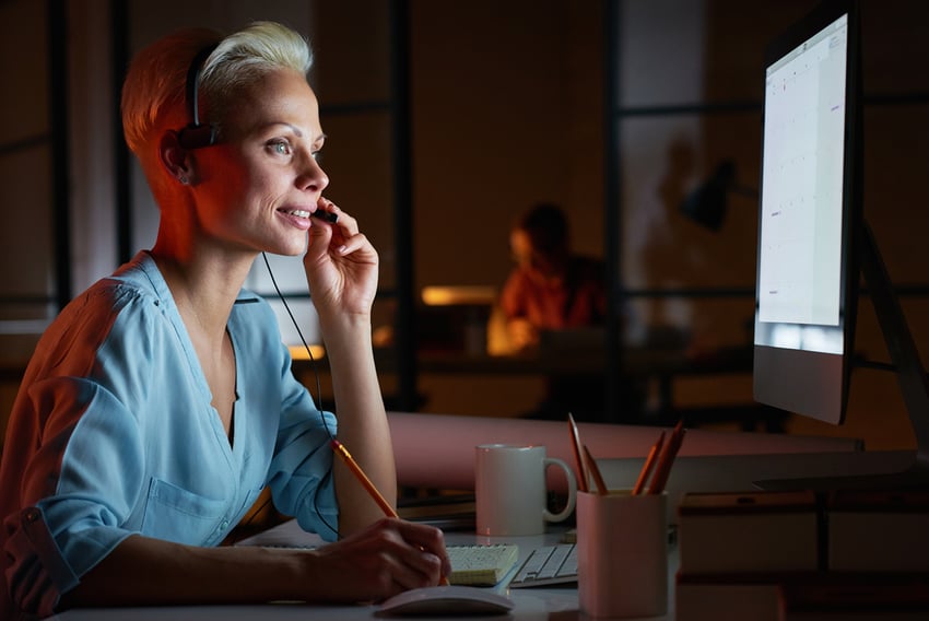 Preview Predictive Dialler Call centre agent speaking on headset